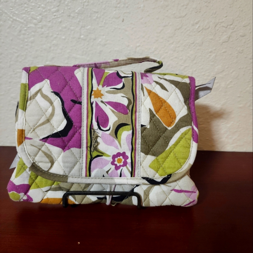Lovely colorful Veraa Bradley brand travel organizer
